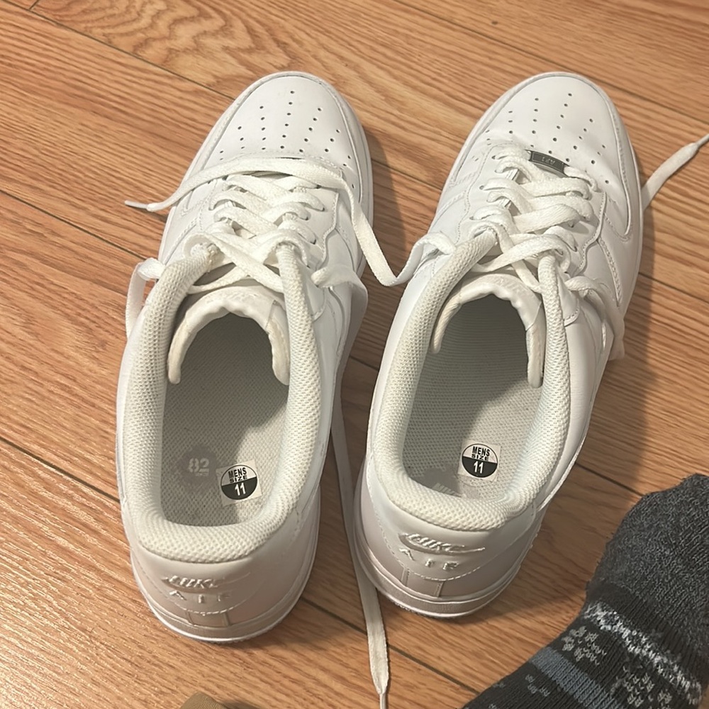 Air Force 1 a size 11. - Picture 2 of 2